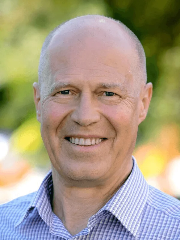 Terry Weiss headshot