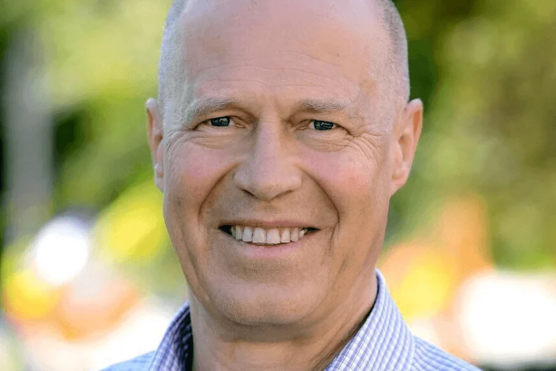 Terry Weiss headshot