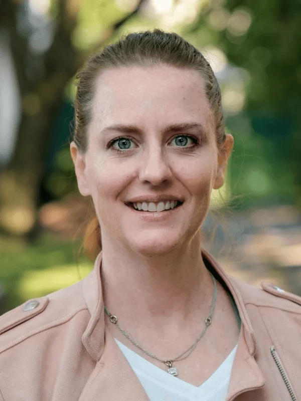 Renee Eveland headshot