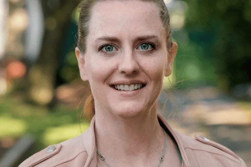 Renee Eveland headshot