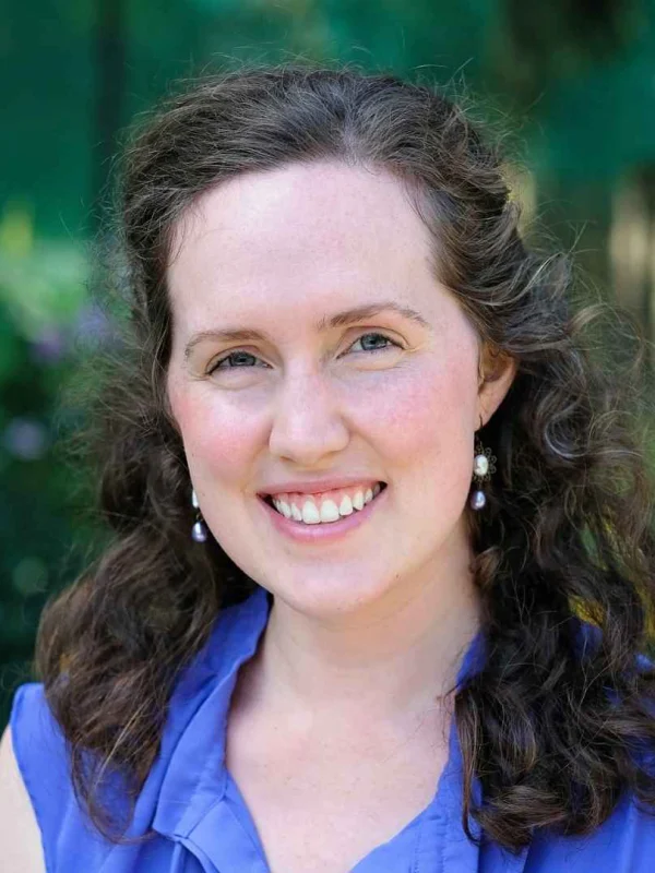 madeline thomas headshot