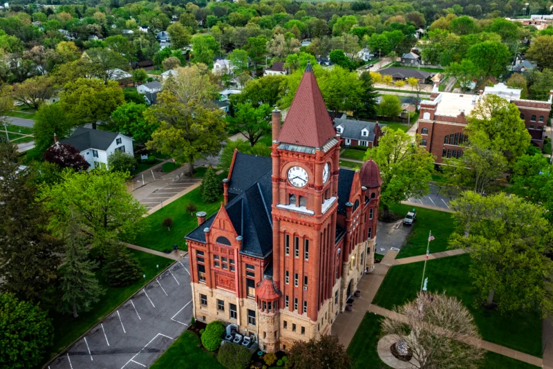 Aerial shot of Fairfield, Iowa featuring the Jefferson County Courthouse