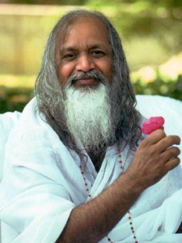 yogi mahesh maharishi Maharishi mahesh yogi with flower